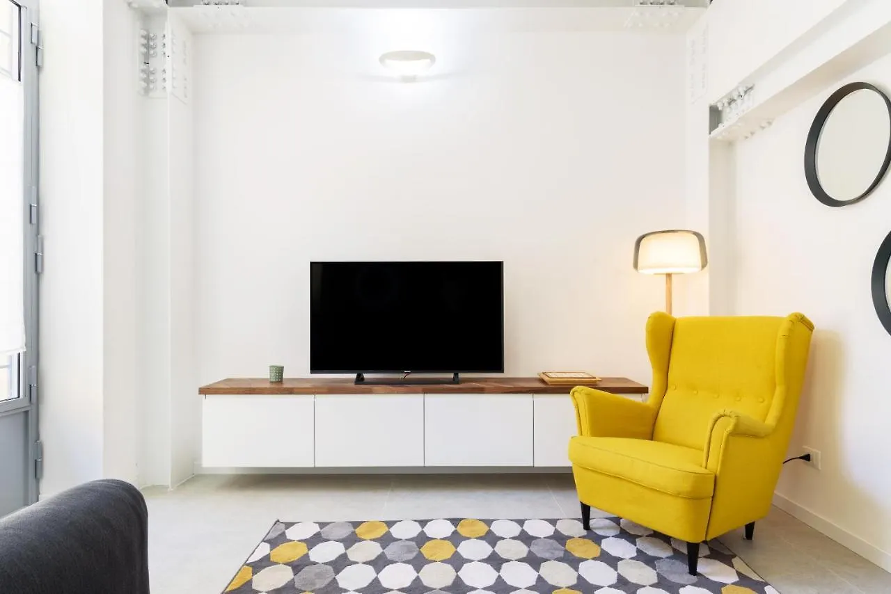 White Navigli Apartment Milan