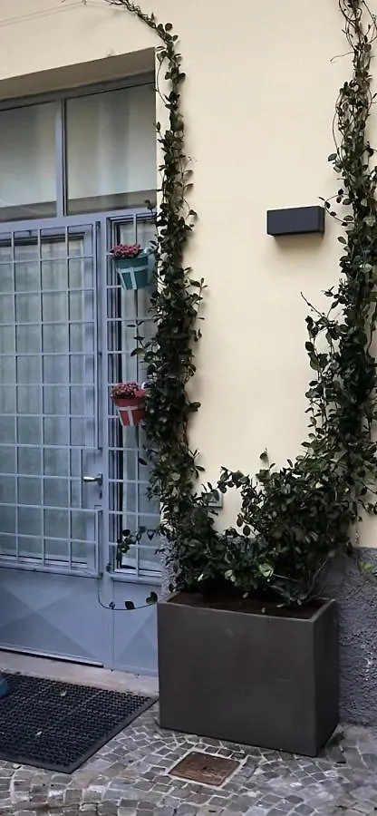 White Navigli Apartment Milan